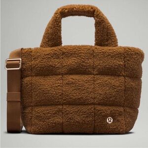 Lululemon Quilted Grid 5L Crossbody Bag